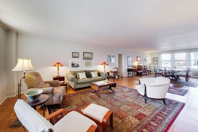 1585 Ridge Avenue 505, Evanston, IL 60201