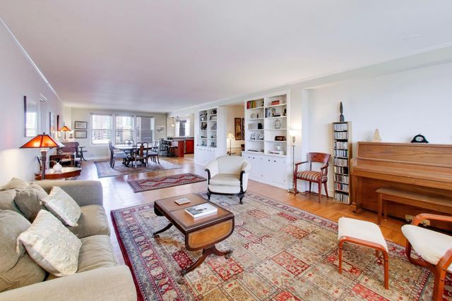 1585 Ridge Avenue 505, Evanston, IL 60201