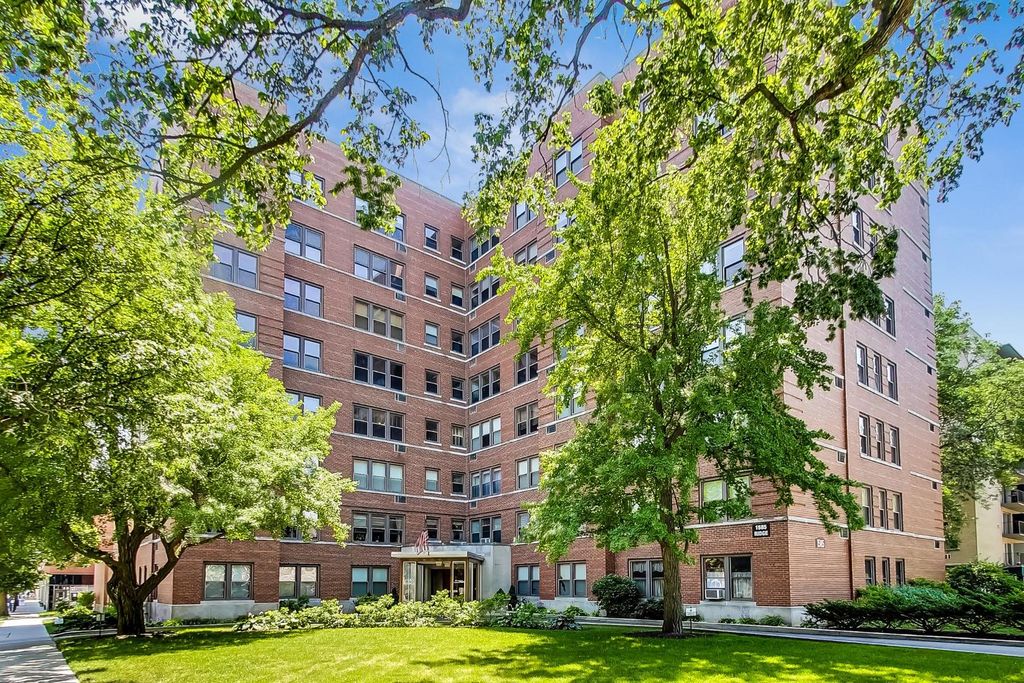 1585 Ridge Avenue 505, Evanston, IL 60201