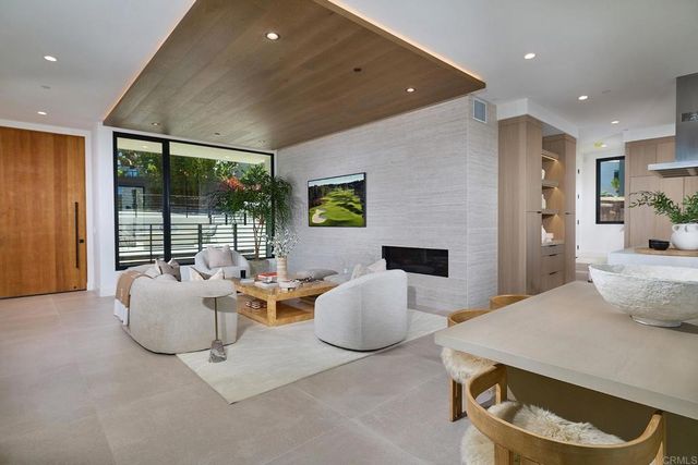228 N Helix, Solana Beach, CA 92075