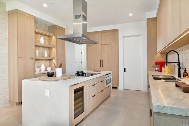 228 N Helix, Solana Beach, CA 92075