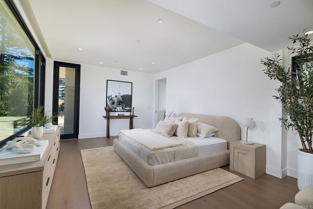 228 N Helix, Solana Beach, CA 92075