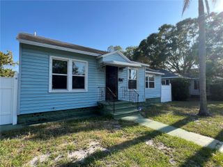 4754 1ST AVENUE N, St Petersburg, FL 33713