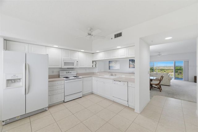 1200 COUNTRY CLUB DRIVE 1404, Largo, FL 33771