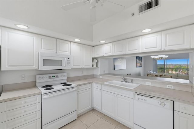 1200 COUNTRY CLUB DRIVE 1404, Largo, FL 33771