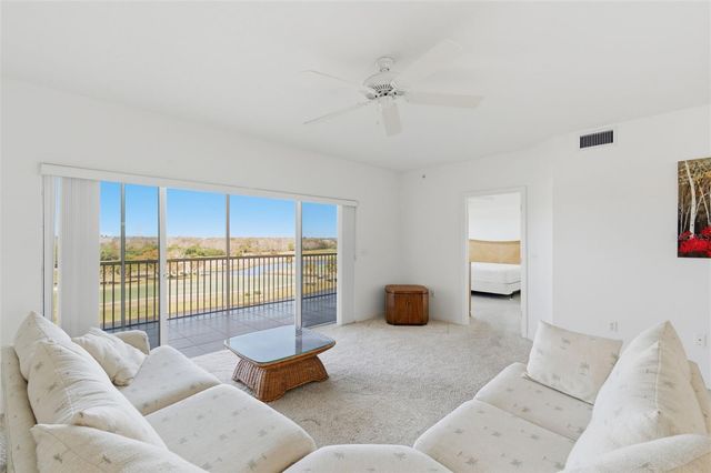 1200 COUNTRY CLUB DRIVE 1404, Largo, FL 33771