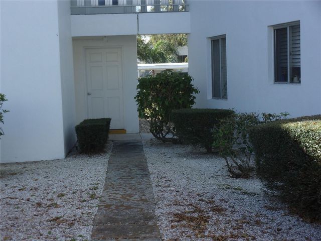 8525 111TH STREET 308, Seminole, FL 33772