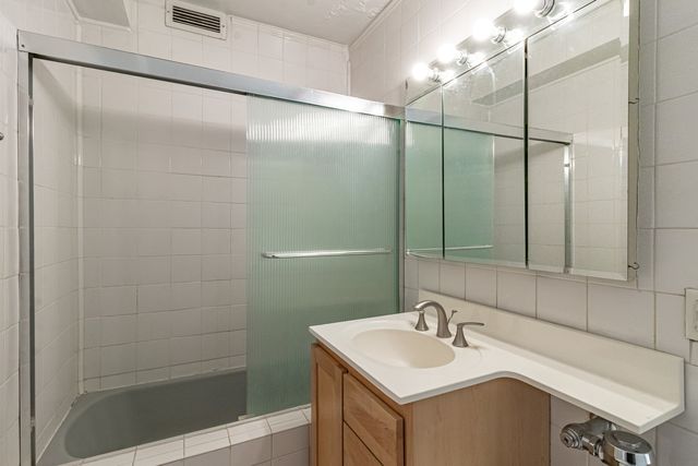 900 N LAKE SHORE Drive 1608, Chicago, IL 60611