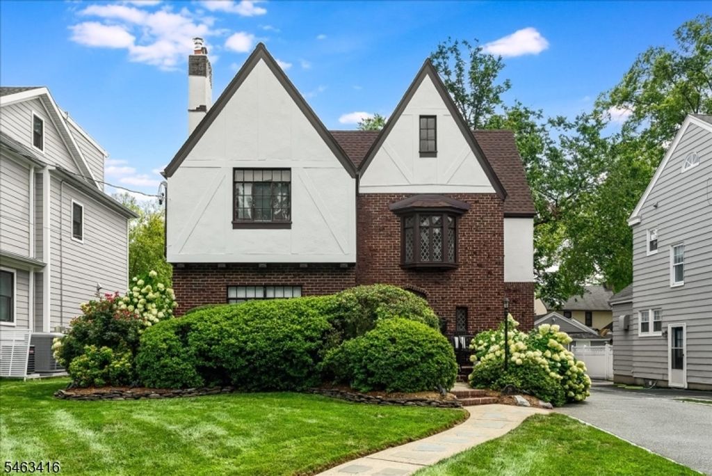 28 S Mountain Rd, Millburn Twp., NJ 07041 — photo 2