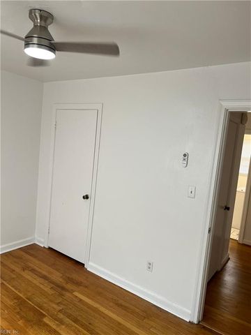 11 Markham DR, Hampton, VA 23669