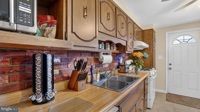 7836 KAVANAGH, Dundalk, MD 21222