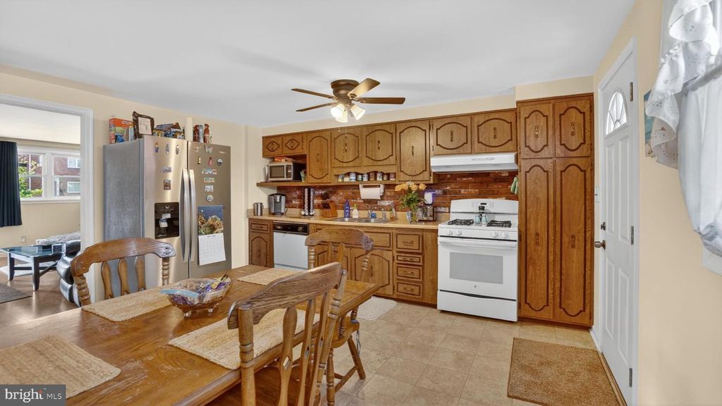 Image 13 of property listing at 7836 KAVANAGH, Dundalk, MD 21222