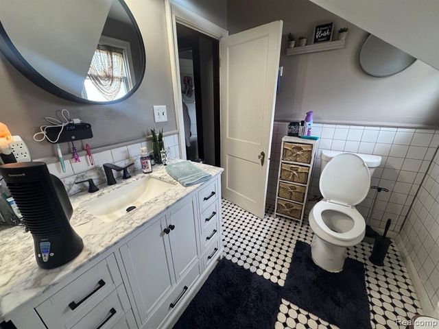 22503 Pleasant Avenue, Eastpointe, MI 48021