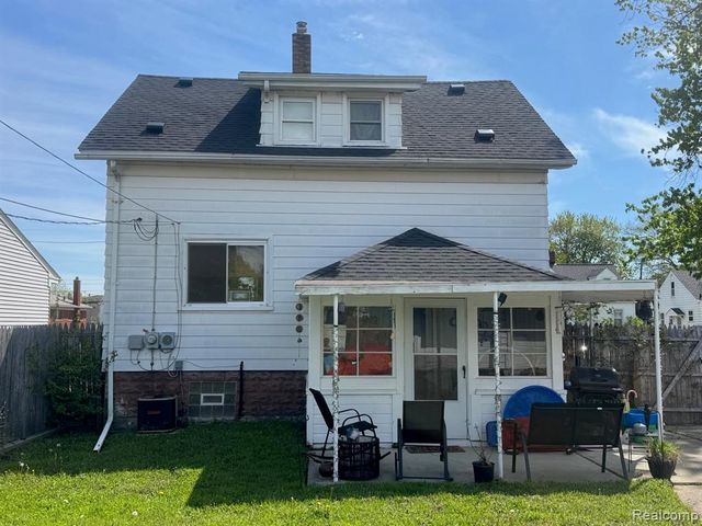 22503 Pleasant Avenue, Eastpointe, MI 48021