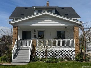22503 Pleasant Avenue, Eastpointe, MI 48021