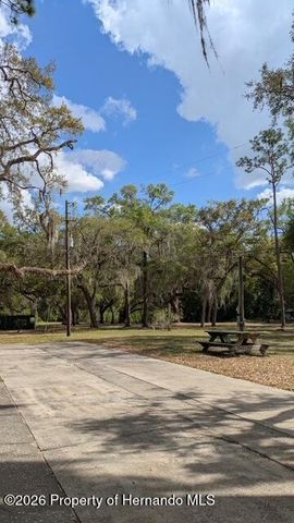 901 W Penn Hills Court, Beverly Hills, FL 34465