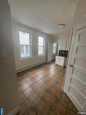 365 Elm Street 1 Right, Kearny, NJ 07032