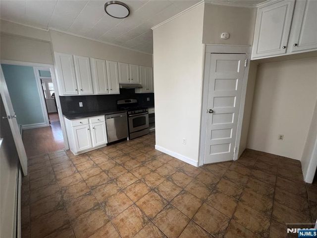 365 Elm Street 1 Right, Kearny, NJ 07032