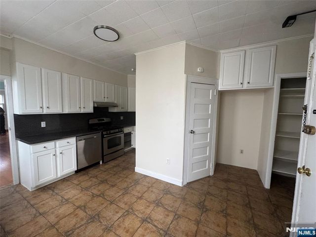365 Elm Street 1 Right, Kearny, NJ 07032