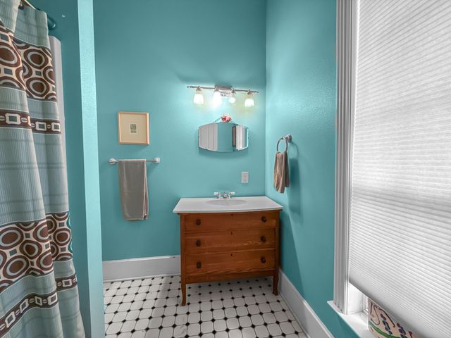 303 E Mclain, Iredell, TX 76649