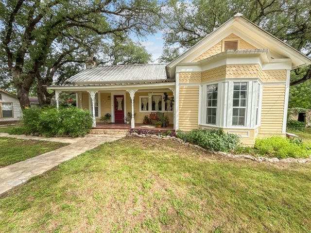303 E Mclain, Iredell, TX 76649