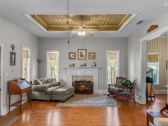 303 E Mclain, Iredell, TX 76649