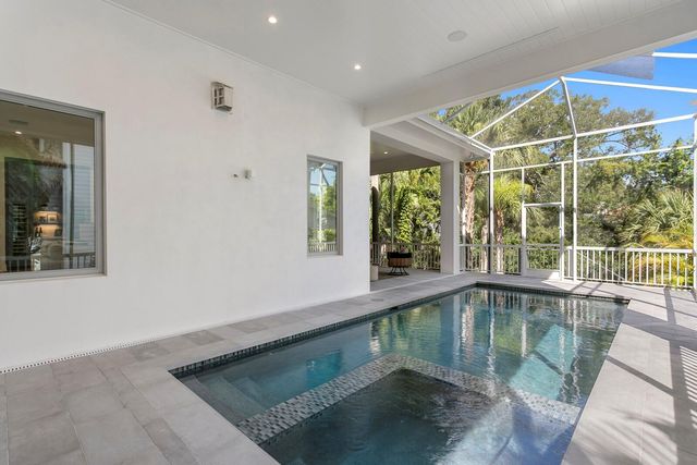 423 S ROYAL POINCIANA DRIVE, Tampa, FL 33609