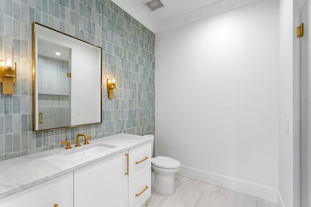 Image 42 of property listing at 423 S ROYAL POINCIANA DRIVE, Tampa, FL 33609