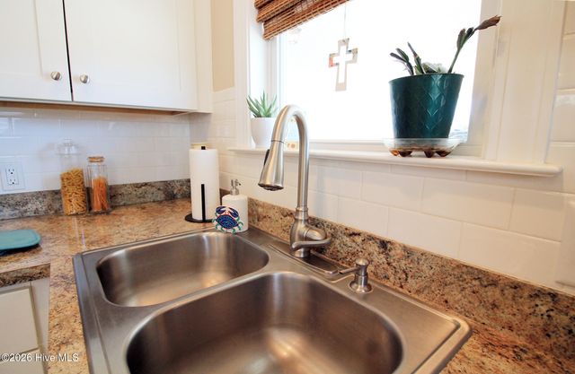 18 Queens Way, Bath, NC 27808