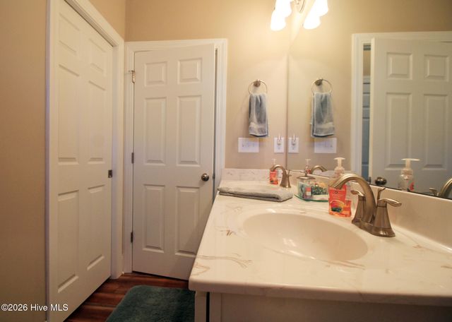 18 Queens Way, Bath, NC 27808