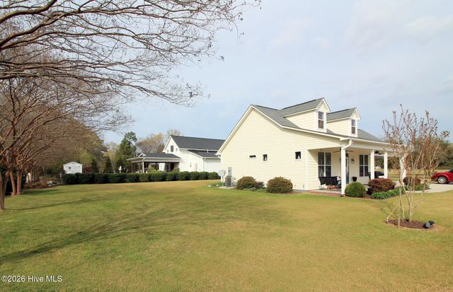 18 Queens Way, Bath, NC 27808