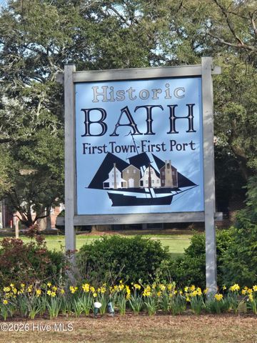 18 Queens Way, Bath, NC 27808