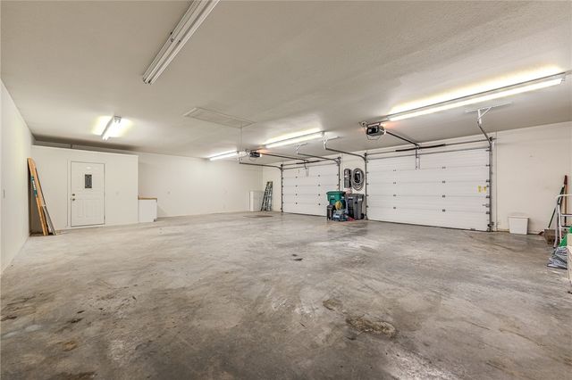 1325 Little Flock Drive, Rogers, AR 72756