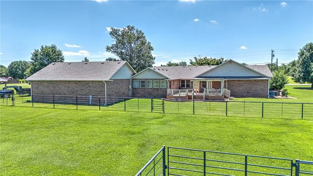 1325 Little Flock Drive, Rogers, AR 72756