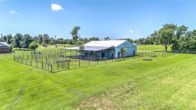 1325 Little Flock Drive, Rogers, AR 72756