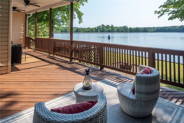 373 Land Or Dr, Ruther Glen, VA 22546