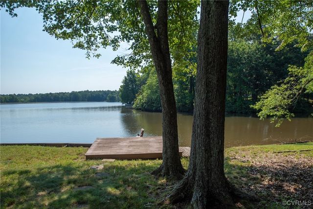 373 Land Or Dr, Ruther Glen, VA 22546