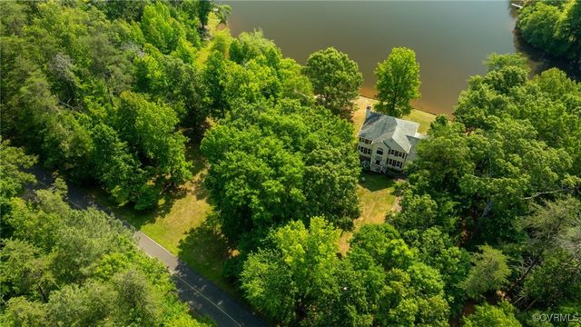 373 Land Or Dr, Ruther Glen, VA 22546