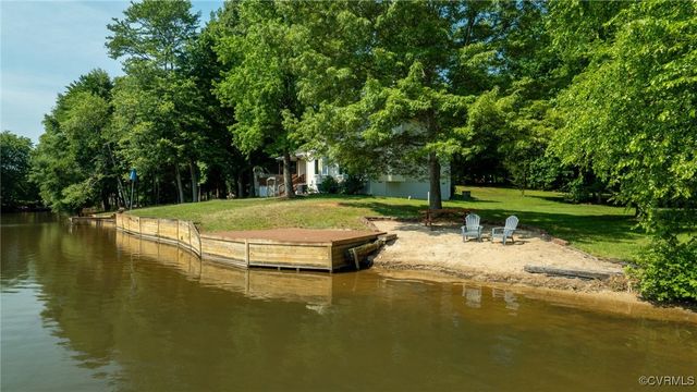 373 Land Or Dr, Ruther Glen, VA 22546