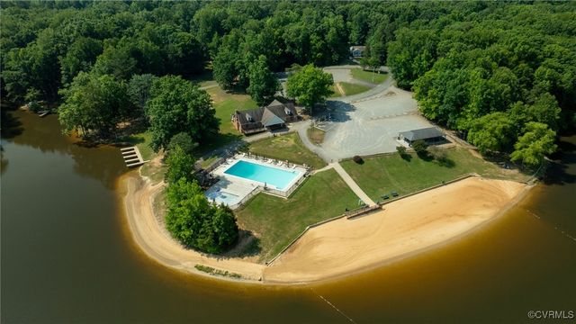373 Land Or Dr, Ruther Glen, VA 22546