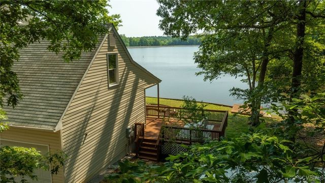 373 Land Or Dr, Ruther Glen, VA 22546