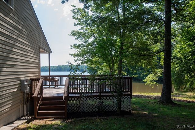 373 Land Or Dr, Ruther Glen, VA 22546