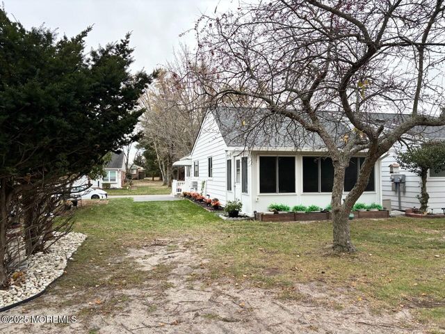 10 Constitution Boulevard B, Whiting, NJ 08759