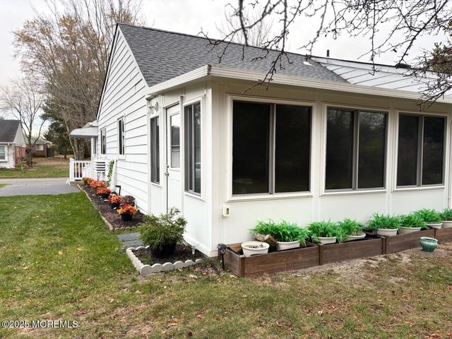 10 Constitution Boulevard B, Whiting, NJ 08759