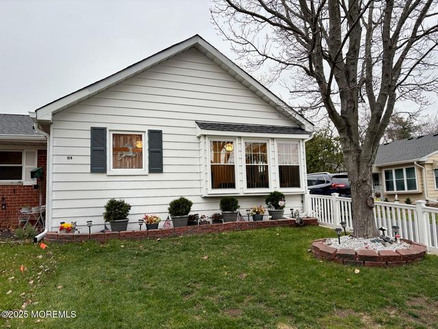 10 Constitution Boulevard B, Whiting, NJ 08759