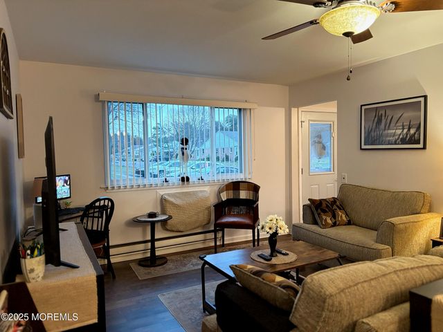 10 Constitution Boulevard B, Whiting, NJ 08759