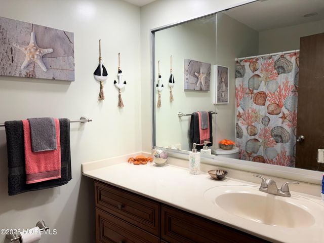 10 Constitution Boulevard B, Whiting, NJ 08759