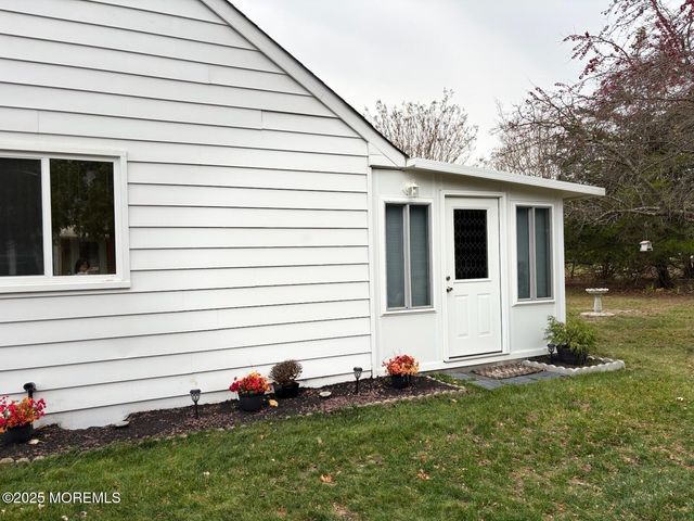 10 Constitution Boulevard B, Whiting, NJ 08759