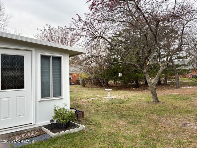 10 Constitution Boulevard B, Whiting, NJ 08759