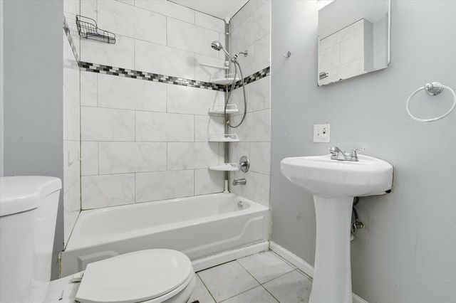 4140 N Western Avenue, Chicago, IL 60618